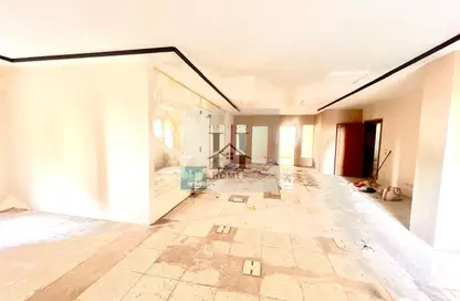Clinic - Studio - 2 Bathrooms for sale in Zahraa Al Maadi St. - Degla - Hay El Maadi - Cairo