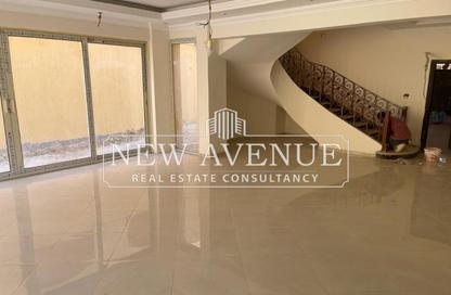 Villa - 5 Bedrooms - 7 Bathrooms for sale in Shorouk City - Cairo
