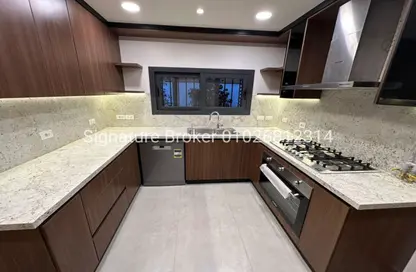 تاون هاوس - 4 غرف نوم - 5 حمامات للايجار في سوديك ايست - الحي السادس - هليوبوليس الجديدة - القاهرة