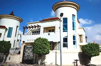 Villa - 5 Bedrooms - 3 Bathrooms for sale in Riviera heights - 5th Settlement Compounds - The 5th Settlement - New Cairo City - Cairo