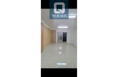 Apartment - 2 Bedrooms - 1 Bathroom for rent in 50th Street - Zahraa El Maadi - Hay El Maadi - Cairo