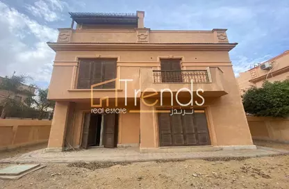 Villa - 3 Bedrooms - 4 Bathrooms for sale in Moon Valley - South Investors Area - New Cairo City - Cairo