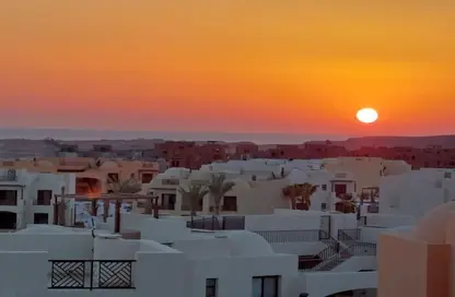 نصف طابق - 3 غرف نوم - 3 حمامات للبيع في مكادي اوراسكوم - مكادي - الغردقة - محافظة البحر الاحمر