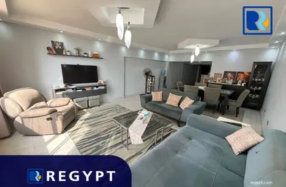 Apartment - 2 Bedrooms - 2 Bathrooms for rent in Cornish El Nile St. - Maadi - Hay El Maadi - Cairo