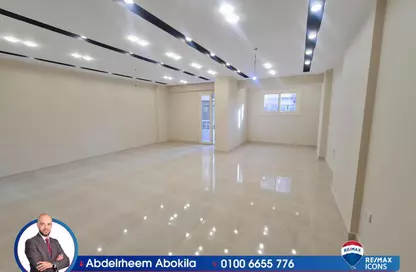 Apartment - 4 Bedrooms - 2 Bathrooms for sale in Winget st. - Bolkly - Hay Sharq - Alexandria