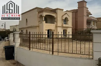 Villa - 4 Bedrooms - 3 Bathrooms for sale in Rawda - Al Wahat Road - 6 October City - Giza