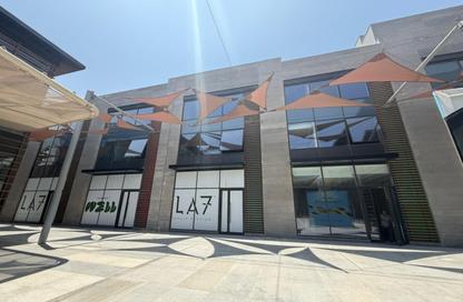 مساحات مكتبية - استوديو - 6 حمامات للبيع في سكاى واك - طريق مصر اسكندرية الصحراوي - الجيزة