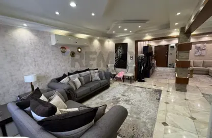 Apartment - 2 Bedrooms - 2 Bathrooms for rent in Smouha Square - Smouha - Hay Sharq - Alexandria