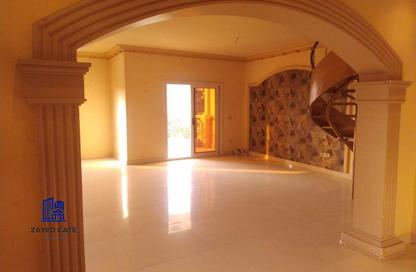 Apartment - 4 Bedrooms - 2 Bathrooms for sale in Beverly Hills - Sheikh Zayed Compounds - Sheikh Zayed City - Giza