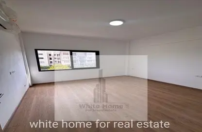 Apartment - 3 Bedrooms - 2 Bathrooms for rent in Moon Residences - Fifth Square - The 5th Settlement - New Cairo City - Cairo