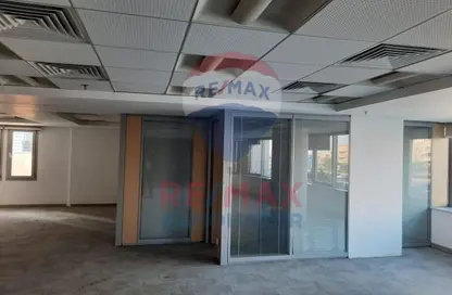 طابق كامل - استوديو - 2 حمامات للايجار في فى90 - شارع التسعين الشمالي - التجمع الخامس - مدينة القاهرة الجديدة - القاهرة