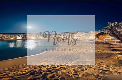 شاليه - 4 غرف نوم - 3 حمامات للبيع في المصيف - راس الحكمة - الساحل الشمالي