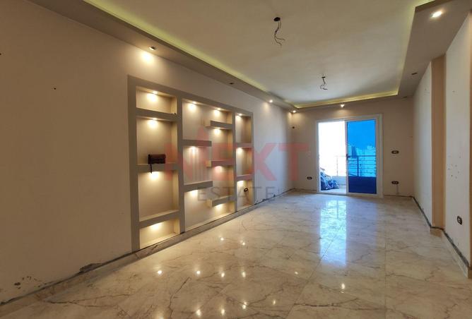 7806082 - Property Image 2