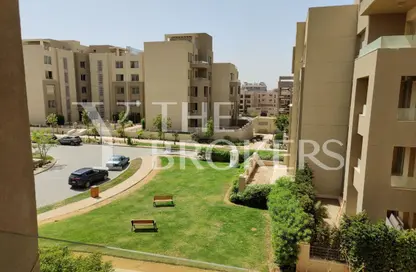 شقة - 2 غرف نوم - 2 حمامات للبيع في فيلدج جيت - المستثمرين الجنوبية - مدينة القاهرة الجديدة - القاهرة