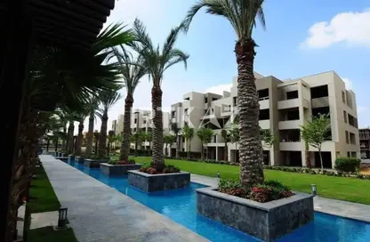 Apartment - 2 Bedrooms - 2 Bathrooms for sale in Swan Lake Residence - 5th Settlement Compounds - The 5th Settlement - New Cairo City - Cairo