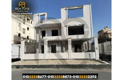 Villa - 5 Bedrooms - 4 Bathrooms for sale in West Somid Road - West Somid - 6 October City - Giza