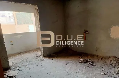 شقة - 3 غرف نوم - 2 حمامات للبيع في شارع صلاح الدين - ميدان الجامع - مصر الجديدة - القاهرة