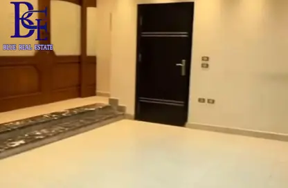 شقة - 3 غرف نوم - 2 حمامات للايجار في الحي السابع - الشيخ زايد - الجيزة