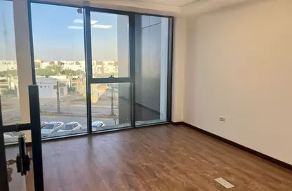 Office Space - Studio - 2 Bathrooms for rent in Hyde Park - 5th Settlement Compounds - The 5th Settlement - New Cairo City - Cairo