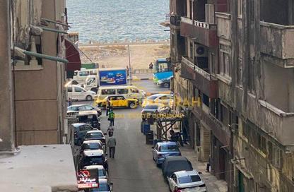 Apartment - 3 Bedrooms - 2 Bathrooms for sale in Mansoura St. - Saba Basha - Hay Sharq - Alexandria