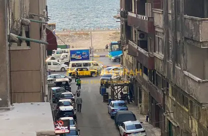 شقة - 3 غرف نوم - 2 حمامات للبيع في شارع المنصوره - سابا باشا - حي شرق - الاسكندرية