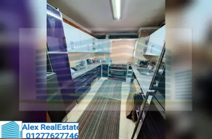 Apartment - 3 Bedrooms - 2 Bathrooms for rent in Omar Lotfy St. - Sporting - Hay Sharq - Alexandria