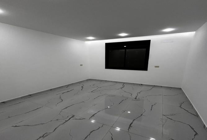 8221455 - Property Image 3