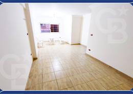 Apartment - 2 bedrooms - 1 bathroom for للبيع in Abdel Moneim Al Dalel St. - Tharwat - Hay Sharq - Alexandria