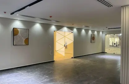 Office Space - Studio - 4 Bathrooms for rent in Rock Gold Mall - 5th Settlement Compounds - The 5th Settlement - New Cairo City - Cairo