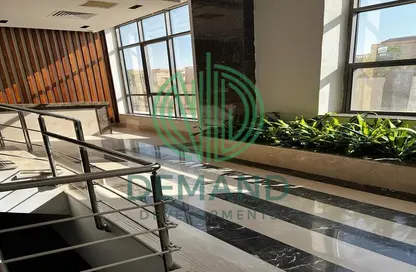 عيادة - استوديو - 1 حمام للايجار في مول ويست بارك - محور 26 يوليو - مدينة 6 أكتوبر - الجيزة