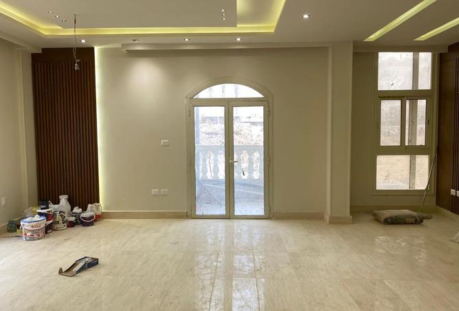 8260018 - Property Image 3