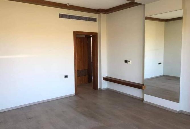 8063282 - Property Image 2