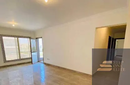 شقة - 3 غرف نوم - 2 حمامات للبيع في كمبوند البروج - كمبوندات الشروق - مدينة الشروق - القاهرة