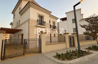 Villa - 4 Bedrooms - 5 Bathrooms for sale in Uptown Cairo - Mokattam - Cairo