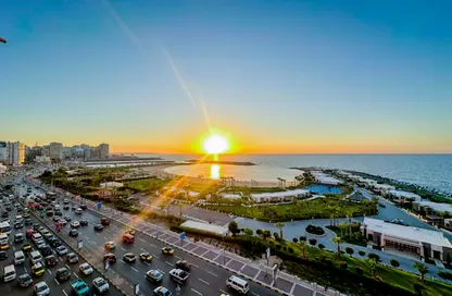 شقة - 3 غرف نوم - 2 حمامات للبيع في سان ستيفانو - حي شرق - الاسكندرية