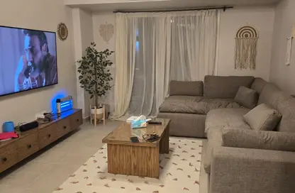 Chalet - 2 Bedrooms - 2 Bathrooms for rent in Mountain View - Ras Al Hekma - North Coast