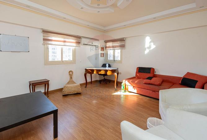 8302909 - Property Image 3