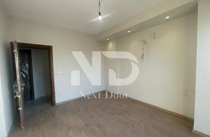 Apartment - 3 Bedrooms - 2 Bathrooms for sale in El Patio Oro - 5th Settlement Compounds - The 5th Settlement - New Cairo City - Cairo