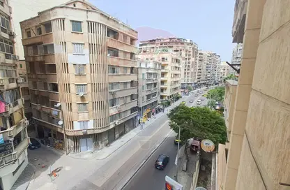 شقة - 3 غرف نوم - 2 حمامات للبيع في جليم - حي شرق - الاسكندرية