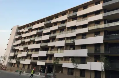 شقة - غرفة نوم - 2 حمامات للبيع في كمبوند البروج - كمبوندات الشروق - مدينة الشروق - القاهرة