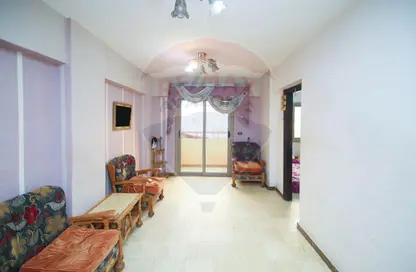 Apartment - 3 Bedrooms - 1 Bathroom for sale in Camp Chezar - Hay Wasat - Alexandria