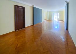 Apartment - 3 bedrooms - 3 bathrooms for للبيع in Sant Giyn St. - Kafr Abdo - Roushdy - Hay Sharq - Alexandria