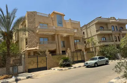 فيلا - 8 غرف نوم - 6 حمامات للبيع في شارع الامام ابو حنيفة النعمان - الحي السادس - مدينة العبور - القليوبية