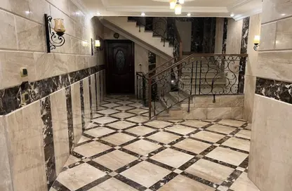 شقة - 3 غرف نوم - 2 حمامات للايجار في شارع الشويفات - الحي الاول - التجمع الخامس - مدينة القاهرة الجديدة - القاهرة