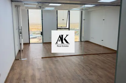 مساحات مكتبية - استوديو - 1 حمام للايجار في مول هايد بارك بيزنس - شارع التسعين الجنوبي - التجمع الخامس - مدينة القاهرة الجديدة - القاهرة