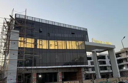 Clinic - Studio - 2 Bathrooms for sale in Central Avenue - 2nd District - Sheikh Zayed City - Giza