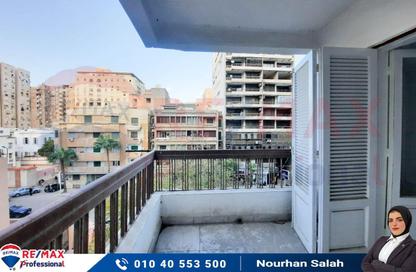 شقة - 2 غرف نوم - 1 حمام للبيع في شارع المعسكر الرومانى - رشدي - حي شرق - الاسكندرية