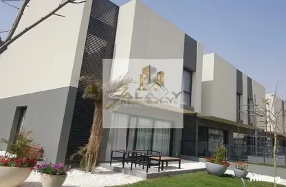 شقة - 2 غرف نوم - 2 حمامات للبيع في كمبوند البروج - كمبوندات الشروق - مدينة الشروق - القاهرة