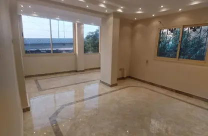 Office Space - Studio - 2 Bathrooms for rent in Fareed Semeika St. - El Hegaz Square - El Nozha - Cairo