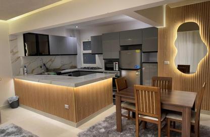 Apartment - 2 Bedrooms - 2 Bathrooms for sale in Stone Residence - 5th Settlement Compounds - The 5th Settlement - New Cairo City - Cairo